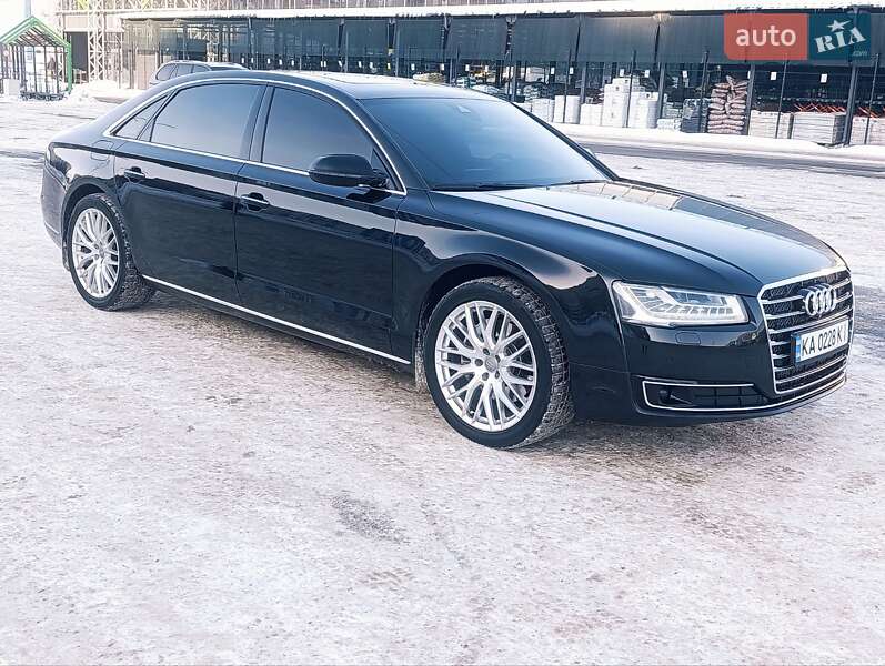 Седан Audi A8 2015 в Чернигове