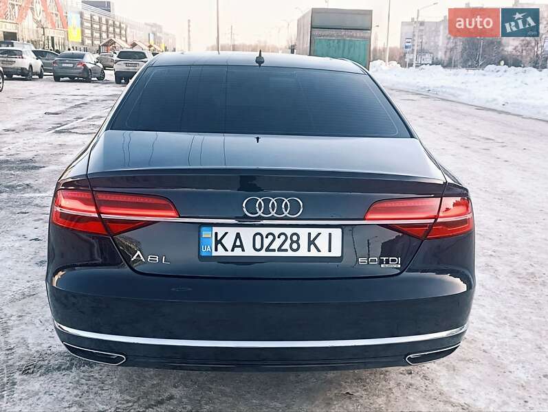 Седан Audi A8 2015 в Чернигове
