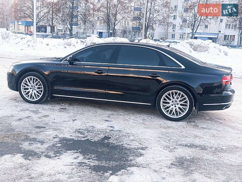 Седан Audi A8 2015 в Чернигове