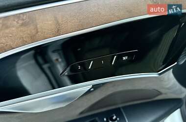 Седан Audi A8 2019 в Киеве