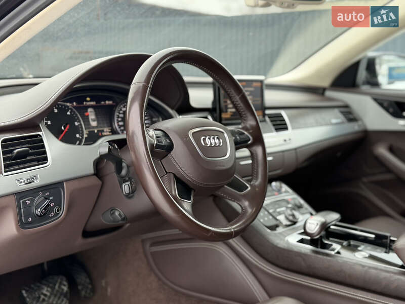 Седан Audi A8 2012 в Киеве