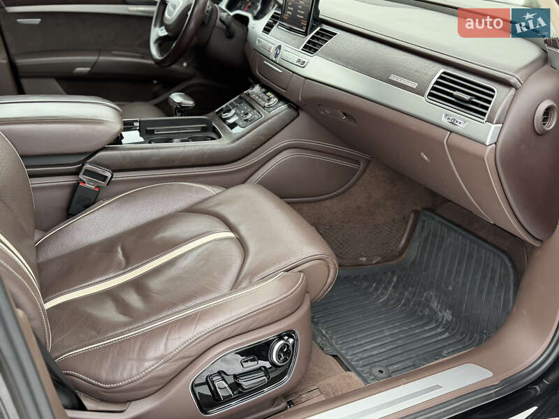 Седан Audi A8 2012 в Киеве