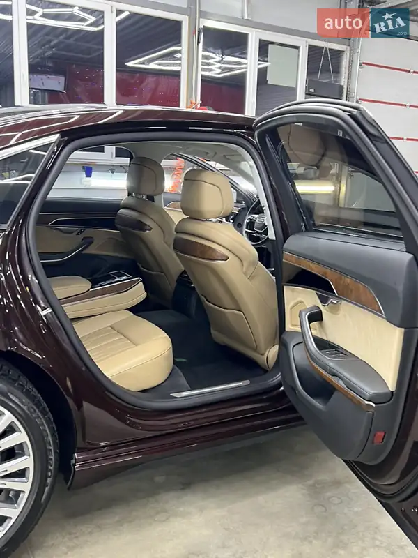 Audi A8 2018 VIN WAU8DAF82KN009487 фото оголошення 33 з 107
