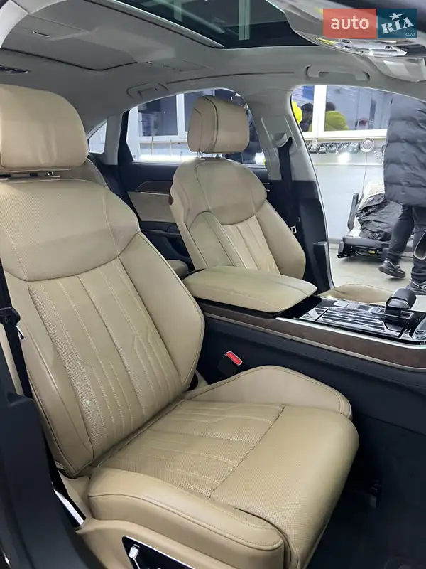 Audi A8 2018 VIN WAU8DAF82KN009487 фото оголошення 36 з 107