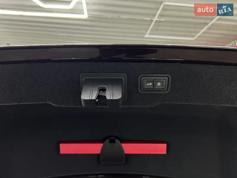 Audi A8 2018 VIN WAU8DAF82KN009487 фото оголошення 52 з 107