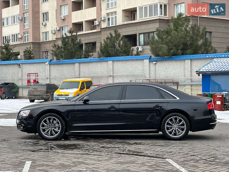 Седан Audi A8 2013 в Одессе