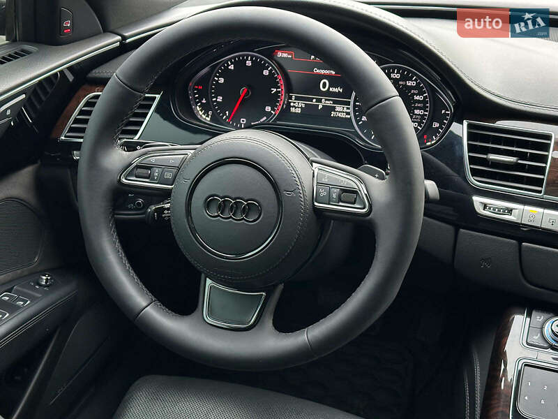 Седан Audi A8 2013 в Одессе