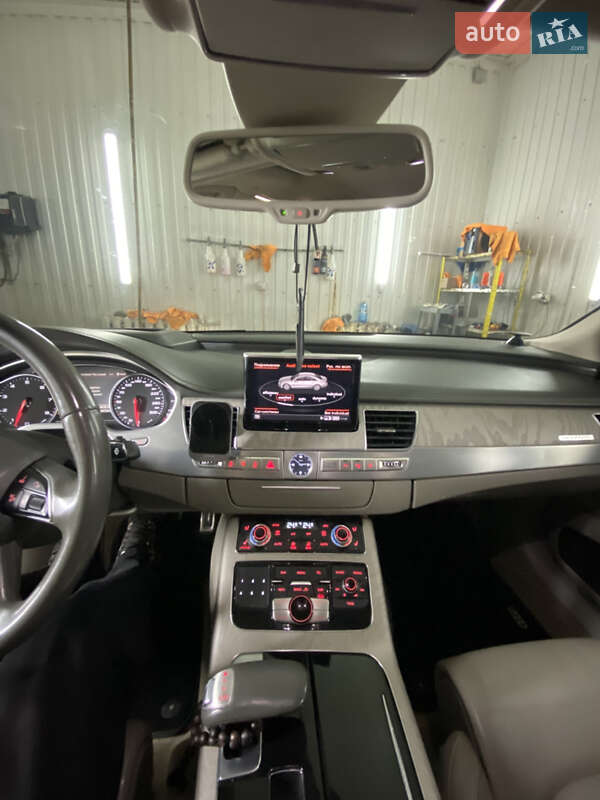 Седан Audi A8 2013 в Дніпрі