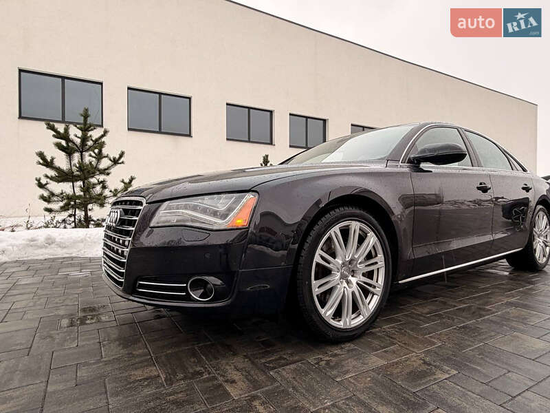 Седан Audi A8 2013 в Луцьку