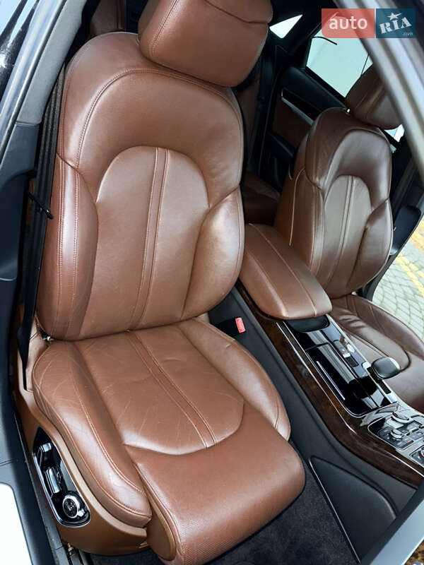 Седан Audi A8 2013 в Луцьку