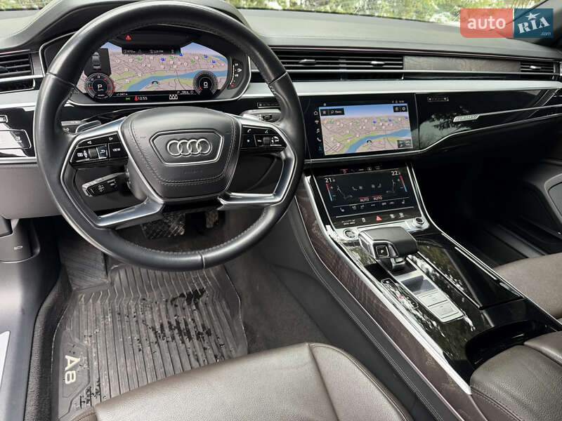 Седан Audi A8 2021 в Виннице