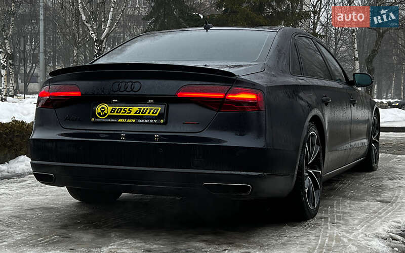 Седан Audi A8 2015 в Львове