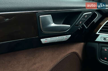 Седан Audi A8 2015 в Львове