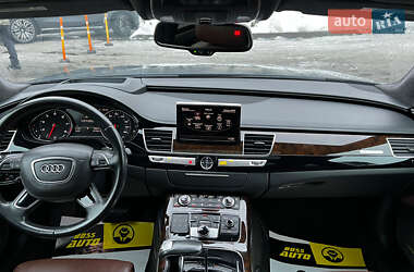 Седан Audi A8 2015 в Львове