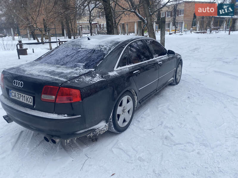 Седан Audi A8 2004 в Умані