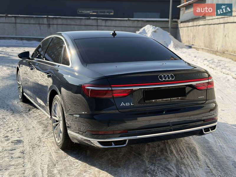 Седан Audi A8 2021 в Киеве
