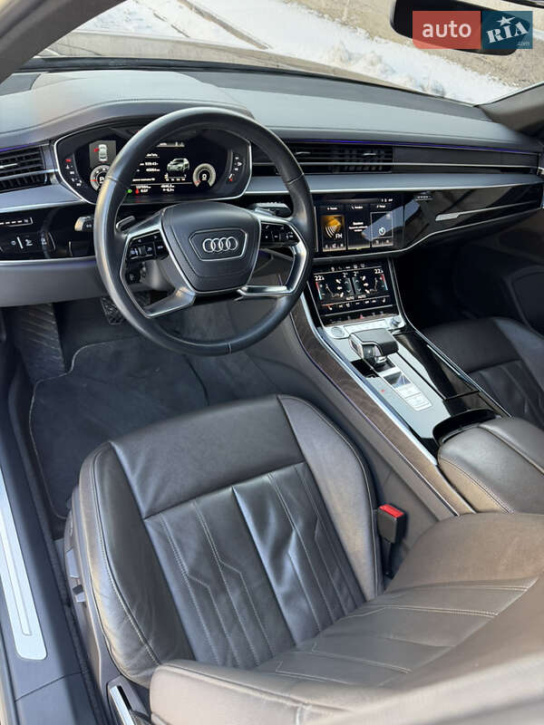 Седан Audi A8 2021 в Киеве