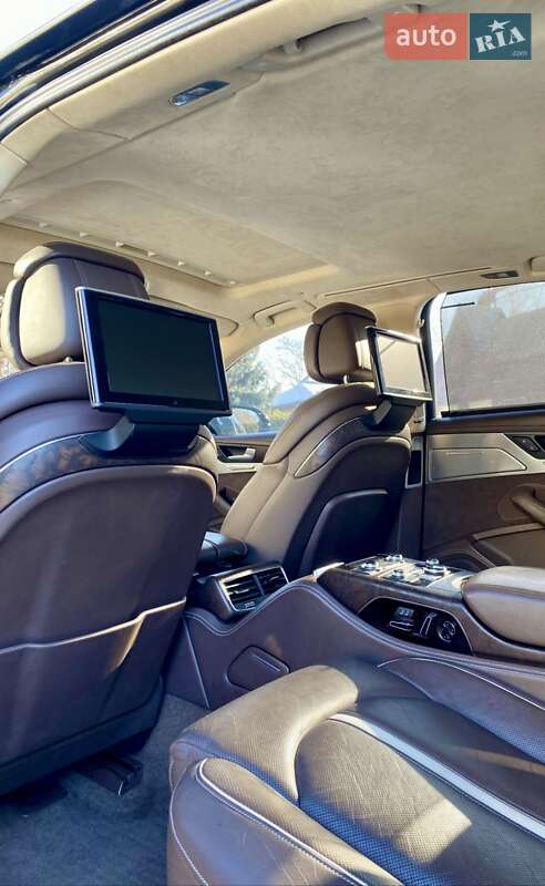 Седан Audi A8 2013 в Дніпрі