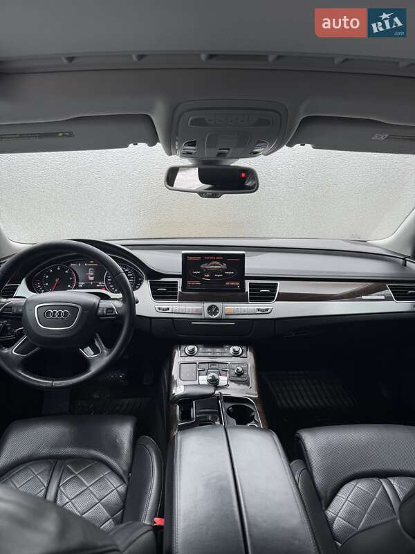 Седан Audi A8 2013 в Кривом Роге