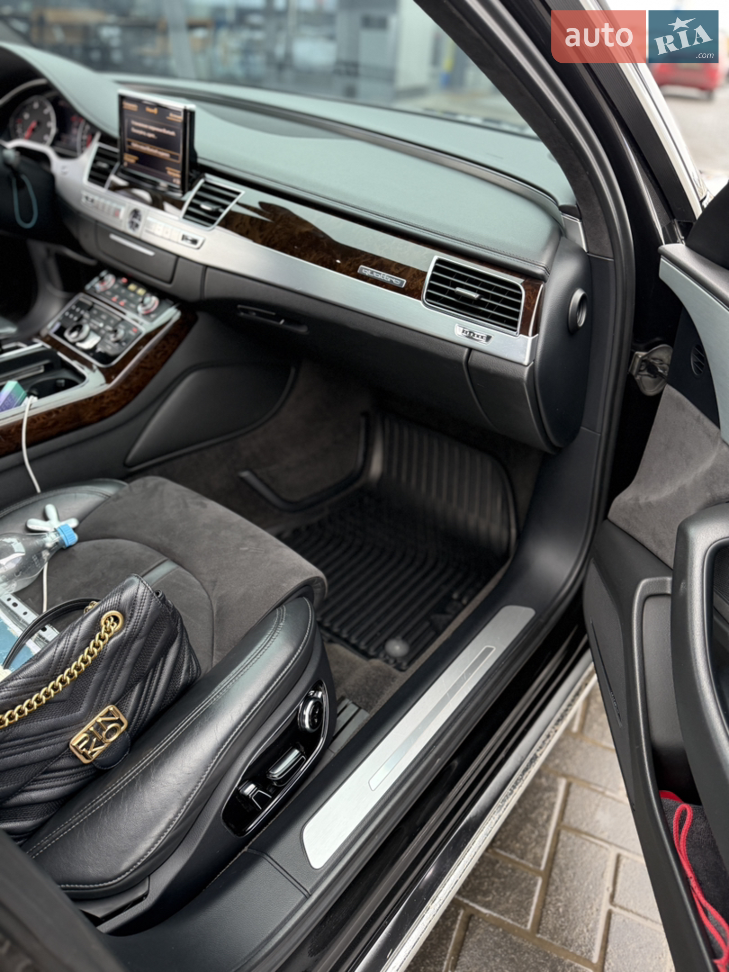 2011 Audi A8 - мініатюра 26