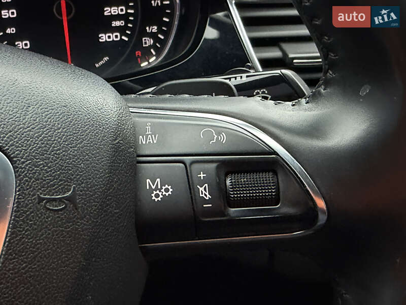 Седан Audi A8 2011 в Києві