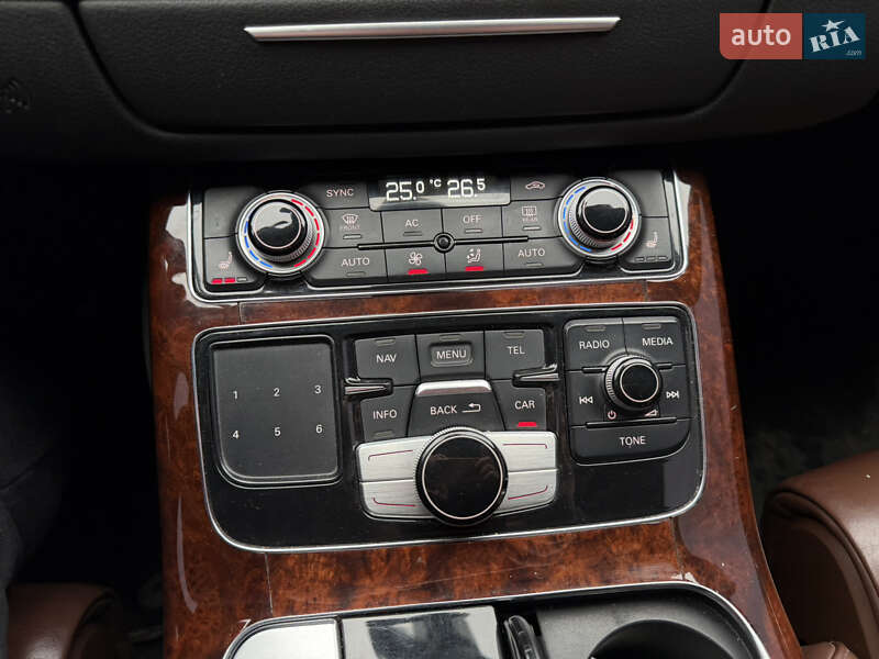 Седан Audi A8 2011 в Києві