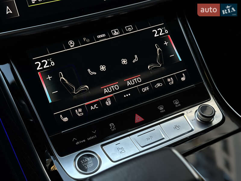 Седан Audi A8 2021 в Киеве