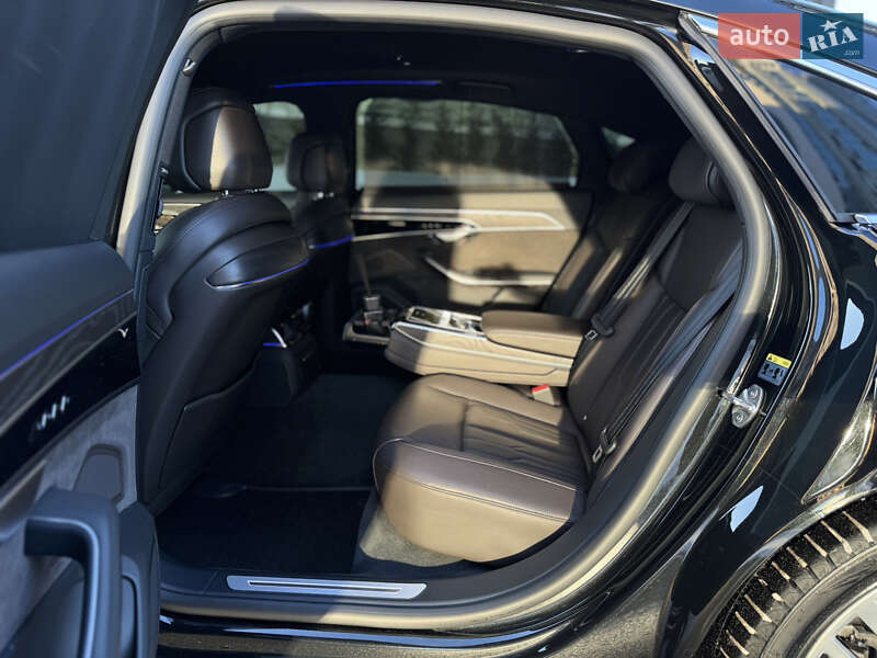 Седан Audi A8 2021 в Киеве