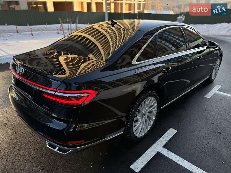 Седан Audi A8 2021 в Киеве