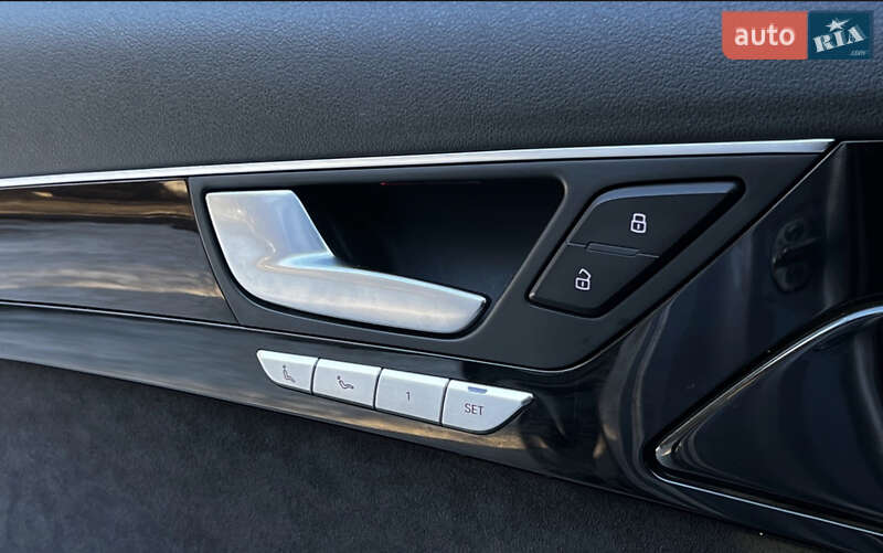 Седан Audi A8 2017 в Львове фото 38 Седан Audi A8 2017 в Львове