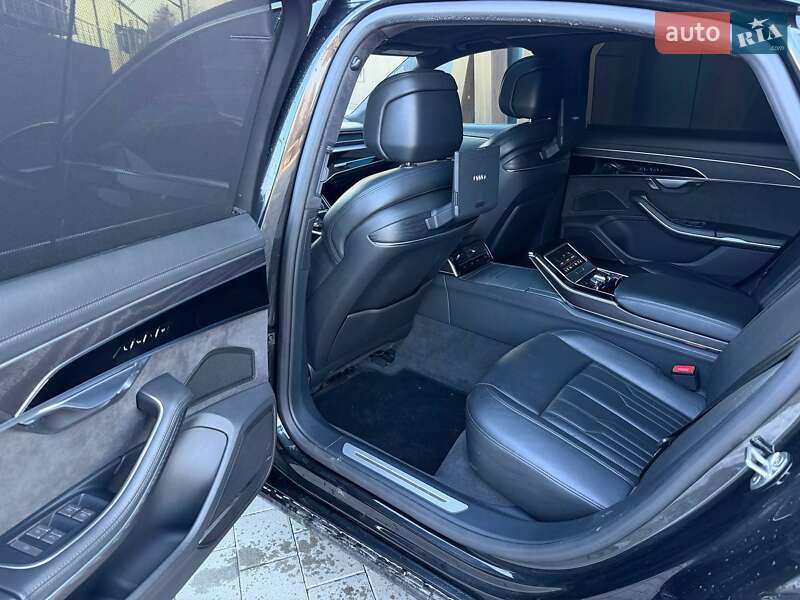 Седан Audi A8 2019 в Луцке