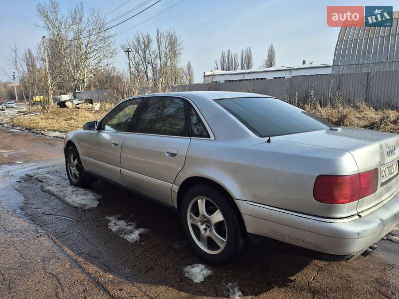 Седан Audi A8 1999 в Полтаве