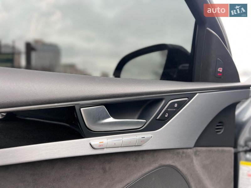 Седан Audi A8 2017 в Києві фото 16 Седан Audi A8 2017 в Києві