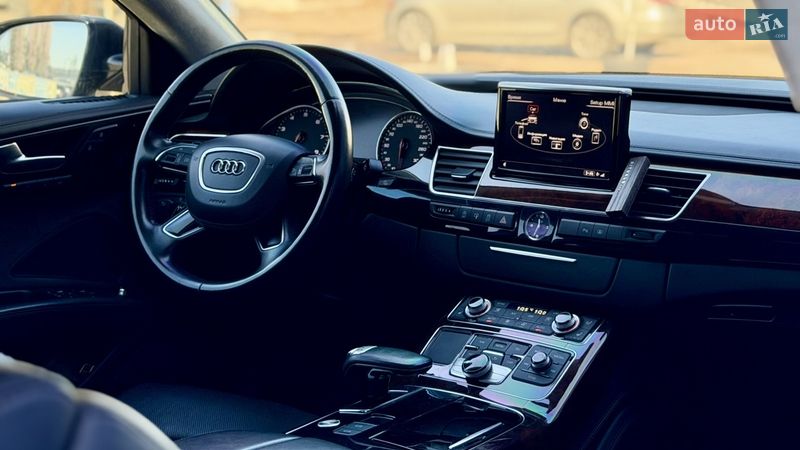 Седан Audi A8 2013 в Києві
