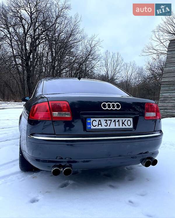 Седан Audi A8 2004 в Шишаки