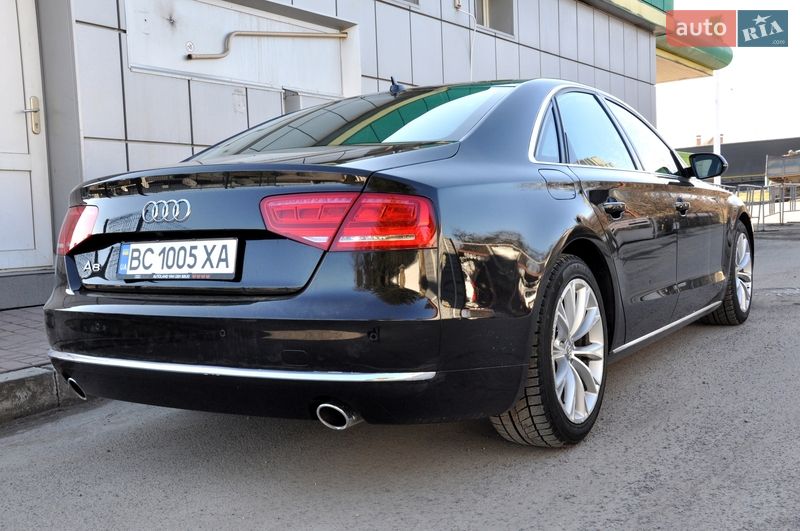 Седан Audi A8 2013 в Львові
