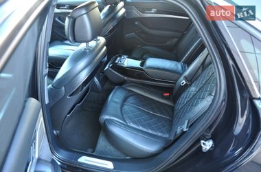 Седан Audi A8 2013 в Львове