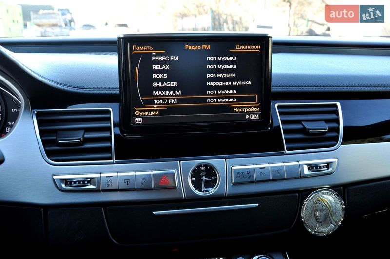 Седан Audi A8 2013 в Львові