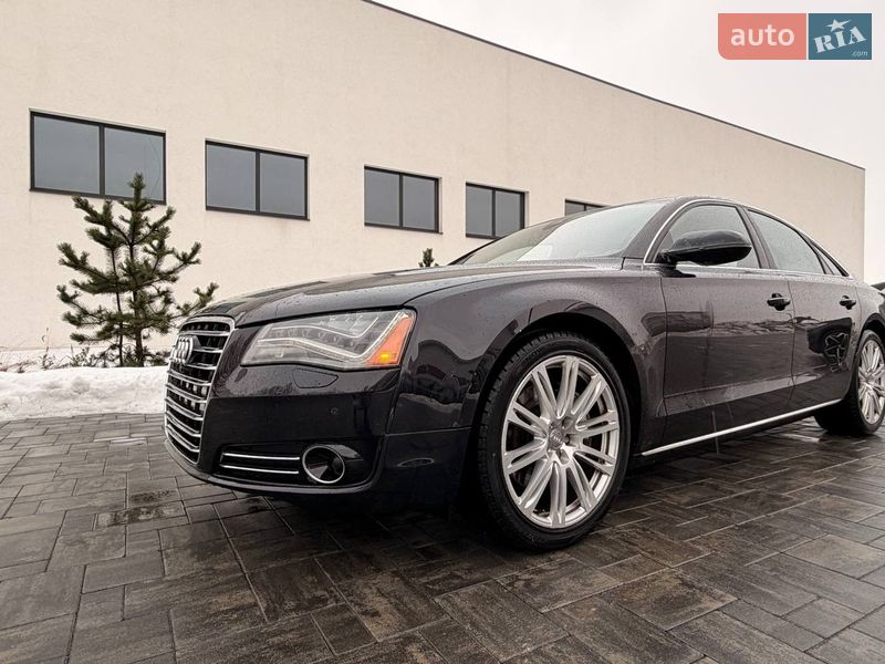 Седан Audi A8 2013 в Луцьку
