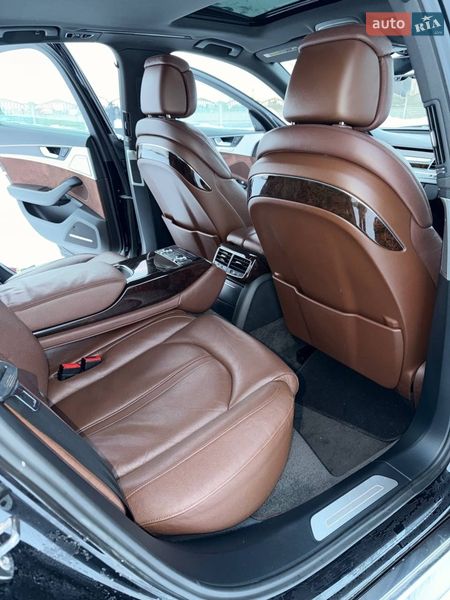 Седан Audi A8 2013 в Луцьку