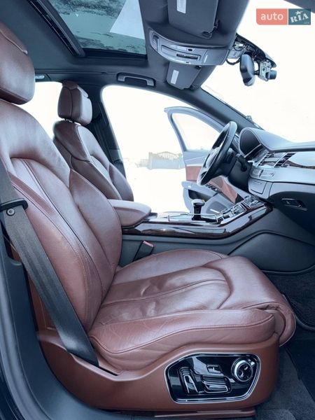 Седан Audi A8 2013 в Луцьку