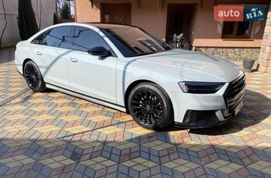 Седан Audi A8 2018 в Мукачево