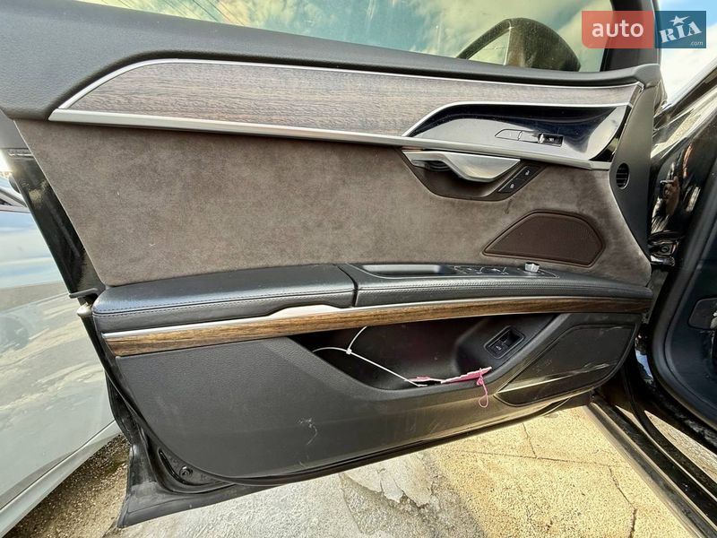 Седан Audi A8 2019 в Києві