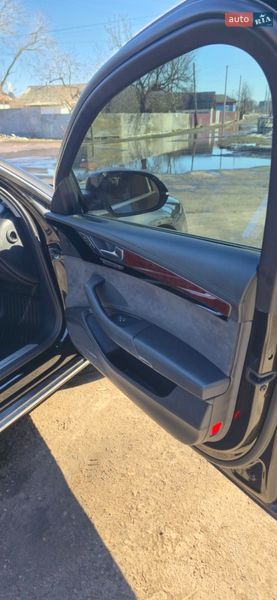 Седан Audi A8 2013 в Чернігові