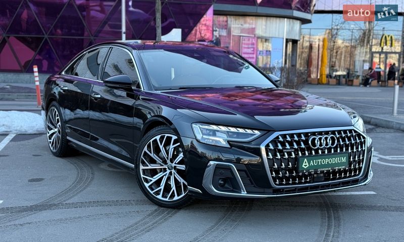 Седан Audi A8 2022 в Киеве