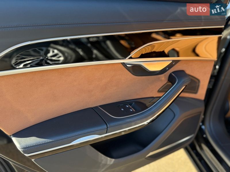 Седан Audi A8 2022 в Киеве