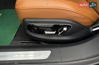Седан Audi A8 2022 в Киеве