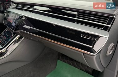Седан Audi A8 2022 в Киеве