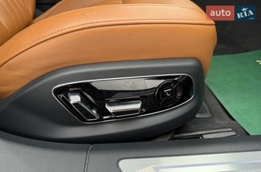 Седан Audi A8 2022 в Киеве