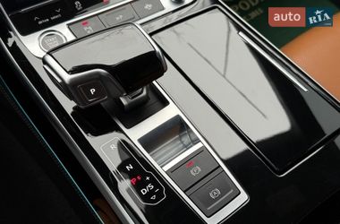 Седан Audi A8 2022 в Киеве